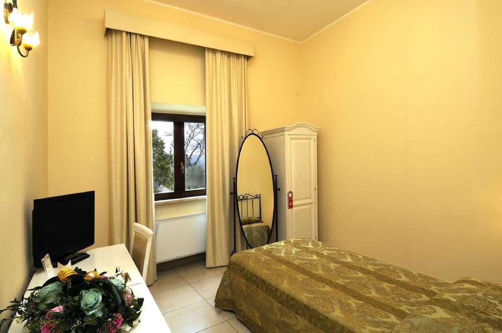 Hotel Villa Fiorita 길라노바리도 객실 사진