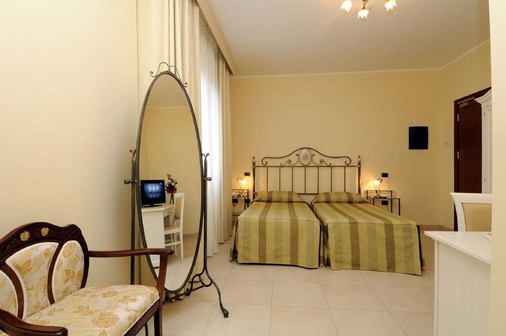 Hotel Villa Fiorita 길라노바리도 객실 사진
