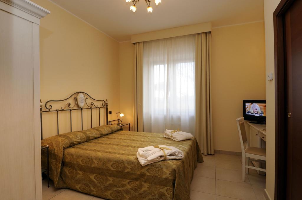 Hotel Villa Fiorita 길라노바리도 객실 사진