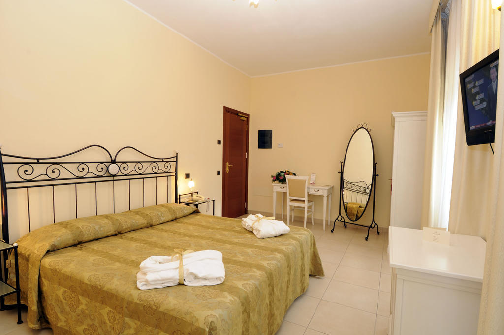 Hotel Villa Fiorita 길라노바리도 객실 사진